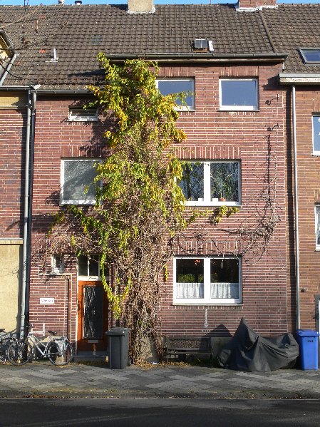 Reserviert !!!! Neuss Viktoriastraße – Familienidyll mit Garten in gefragter Wohngegend