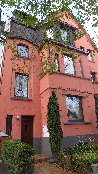 Neuss – Dreikönigenviertel!  Stadtnahes und großzügiges Wohnen wunderbar vereint!