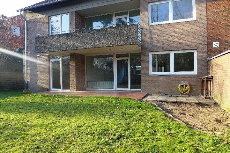 Neuss – Familienwohnung mit großem Garten zum spielen, sich sonnen und entspannen!
