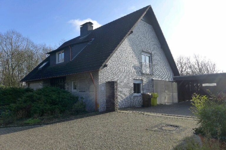Neuss Lukasviertel! Freistehendes Einfamilienhaus mit viel Platz für die große Familie!