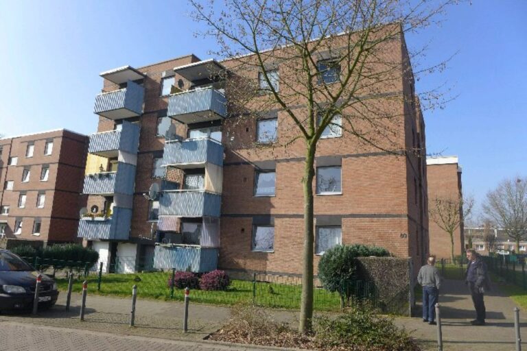 Nun fest reserviert bis 5.1.2016 Neuss – Erfttal 2 Zimmer mit Balkon ein Preisschnäppchen