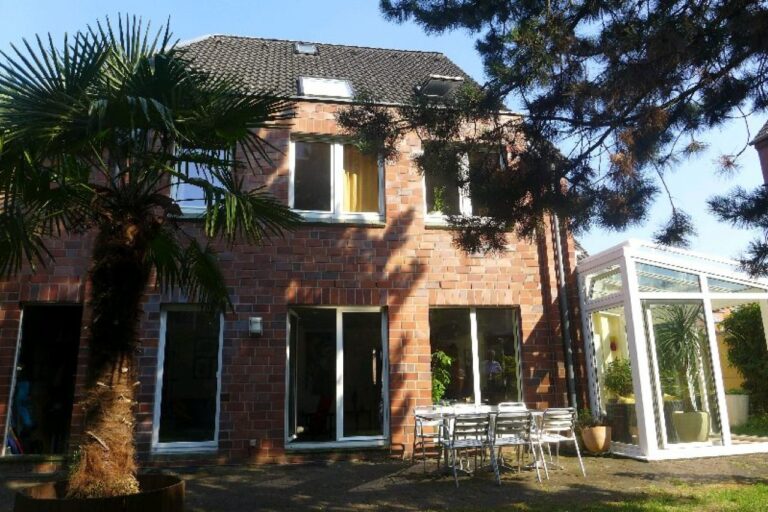 Kapitalanlage Einfamilienhaus in Bestlage von Neuss garantiert eine sichere Rendite !