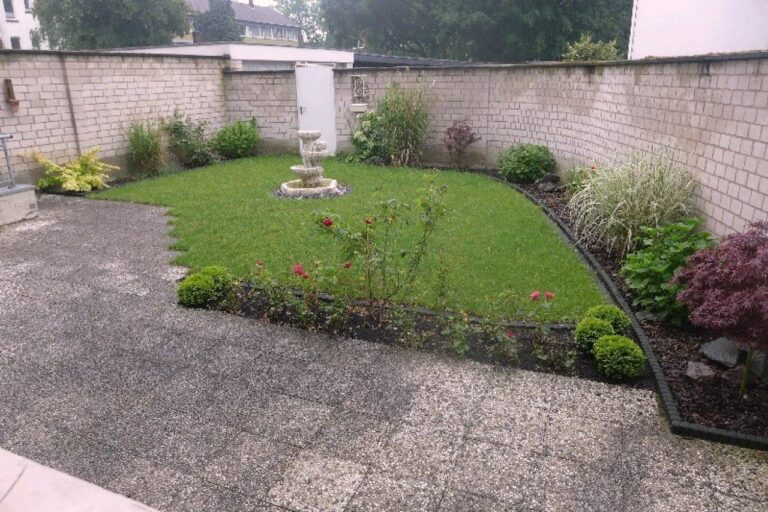 Neuss – Furth, 3-Zimmerwohnung im Erdgeschoss mit Garten und Garage! Max. 3 Personen!!!!!