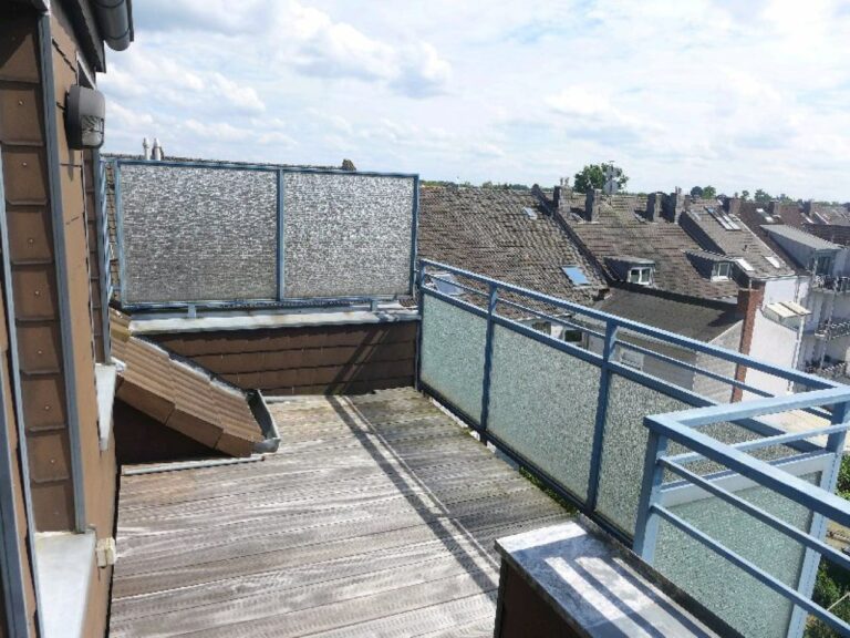 Neuss, 3 Zimmer Dachgeschosswohnung im beliebten Dreikönigenviertel – mit Panoramaaussicht!