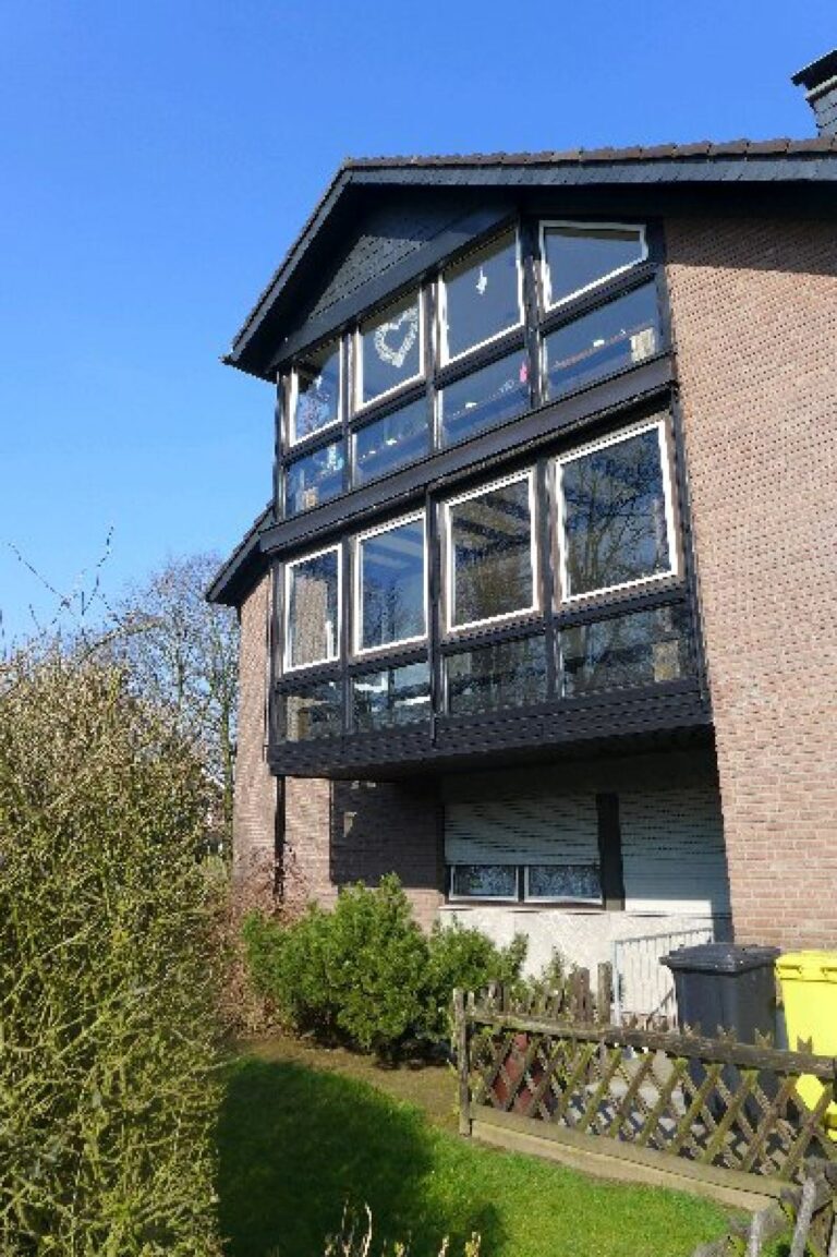 Neuss Mehrfamilienhaus Zinsobjekt oder teilweiser Eigennutz direkt am  Park,Golfplatz, Erftnähe