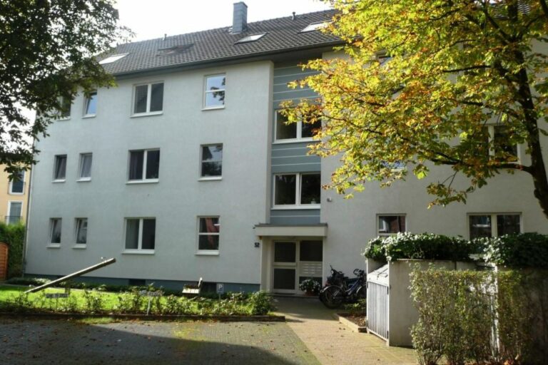 Neuss – Dreikönigenviertel -3 Zimmerwohnung mit Sonnenbalkon, ruhig, hell, zentral für 2-3 Personen!