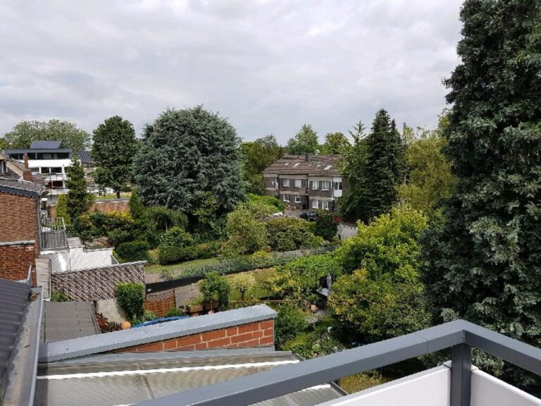 Neuss – sehr gepflegte 2 Zimmerwohnung mit Balkon für 1-2 ruhige Personen!