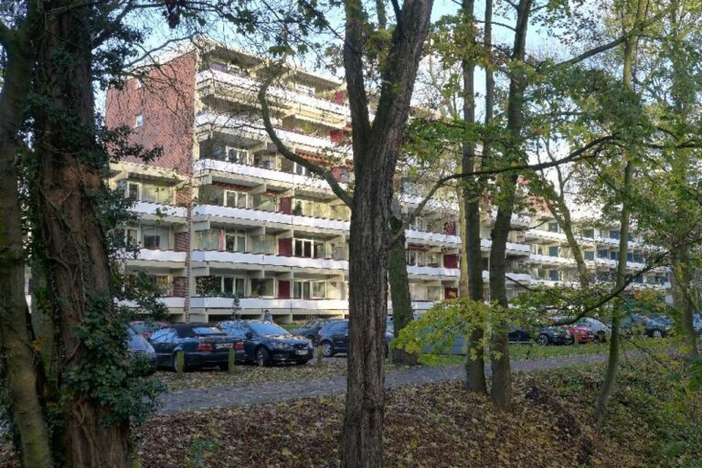 Neuss  2 bis 2,5-Zimmerwohnung direkt am Stadtgarten – gerne ältere Interessenten gewünscht!!!