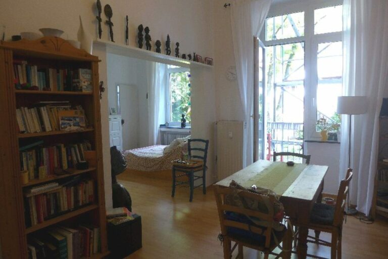 Düsseldorf -zentrale 1,5-2 Zimmerwohnung Nähe Uni und Hauptbahnhof! Für 1 Person!!!!