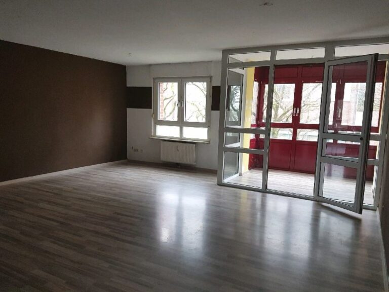 Neuss Zentrum – 117m² Wohnung Kunterbunt     -NOCH-    max. 4 Personen, nicht vom Amt finanziert!