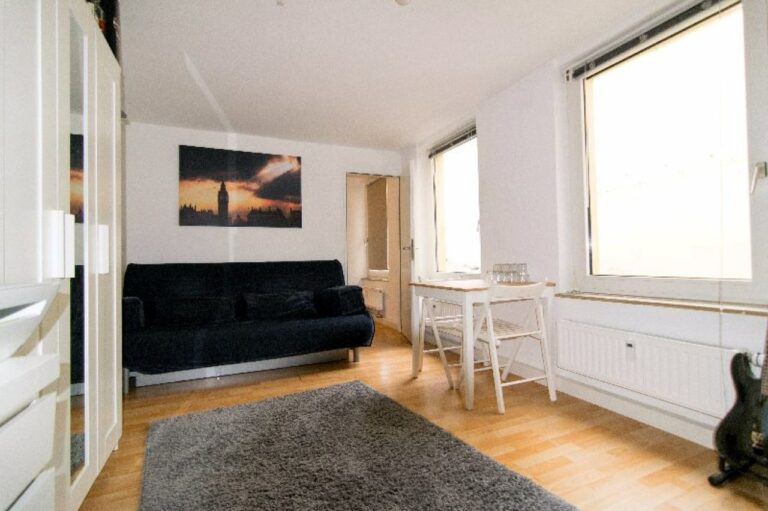 Kleines Apartment für Studenten, Auszubildende oder Personen mit eigenem Einkommen!!!