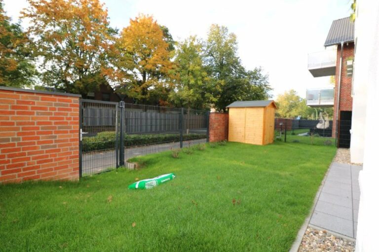Neuss Selikum – Erdgeschoßwohnung mit kleinem Garten im Niedrigenergiesektor!  ERSTBEZUG für 1Person