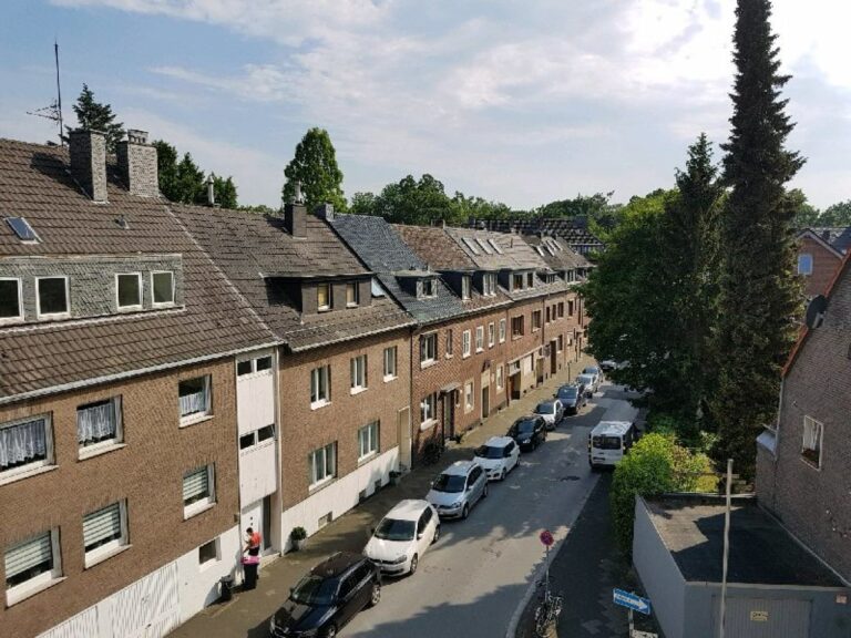 Bezahlbare 3 Zimmerwohnung, sehr zentral, fast am Stadtgarten! 3 Etage ohne Aufzug!