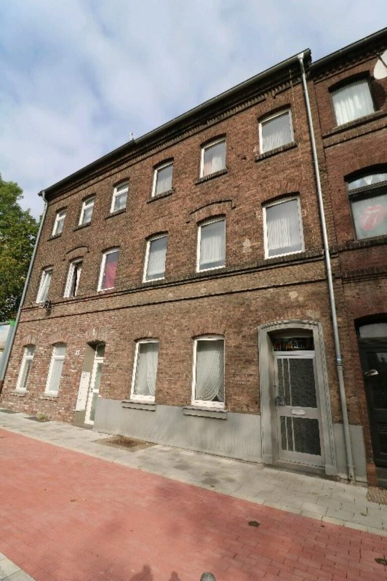 Neuss-City,Jetzt reserviert bis 15.10.18 renovierungsbedürftiges Altbau-Einfamilienhaus mit Flair!