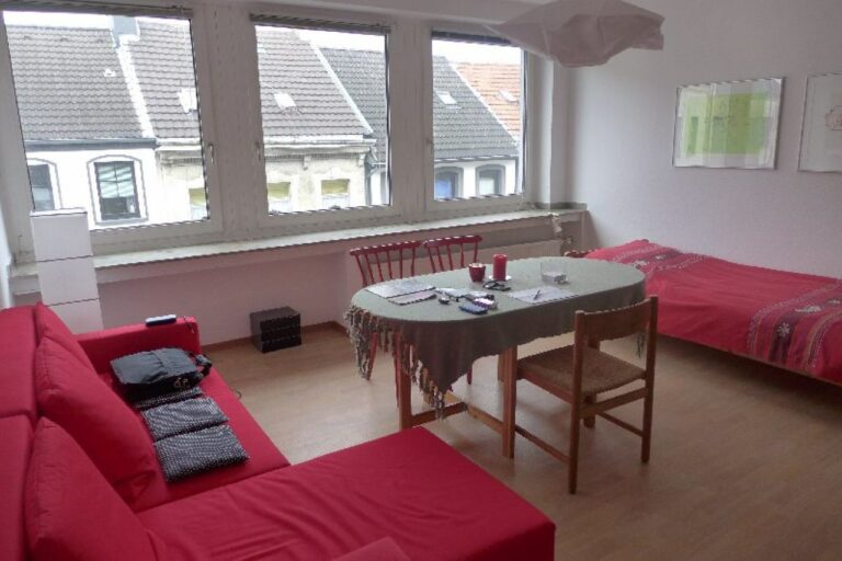 Neuss-Breite Str. – Zentral gelegenes Appartement für ruhige Einzelperson mit eigenem Einkommen