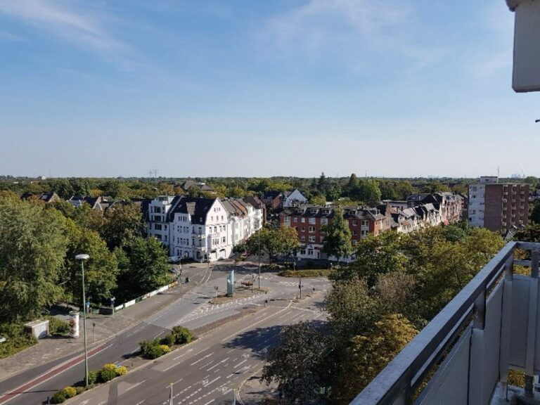 Voll möblierte 2 Zimmer Wohnung Neuss – Mitte am Park Fernblick und Quirinusblick