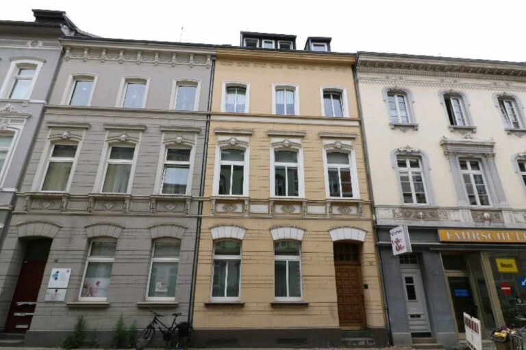 Neuss – zentraler gehts nicht! Hübsche 2 Zimmerwohnung kurzfristig bezugsfrei!