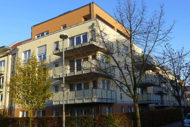 Meertal Neuss,  4 Zimmer-Wohlfühlwohnung in barrierefreiem Energiesparhaus!