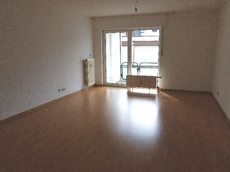 Neuss, sehr gepflegte 2 Zimmerwohnung im Erdgeschoss, ideal für Senioren!