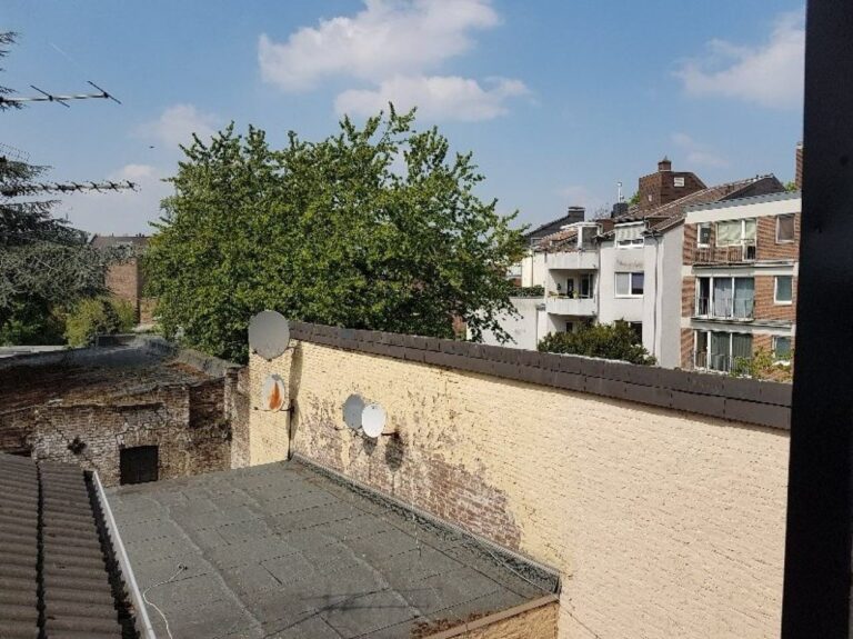Singlewohnung gesucht?  Kleines, zentrales Appartement! Nur mit eigenem Einkommen!