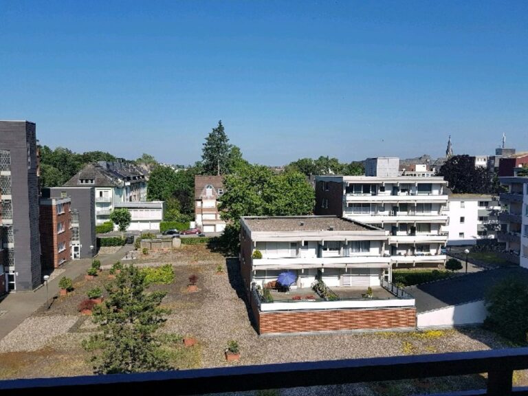 Neuss – am Stadtgarten   2,5 bis 3 Zimmerwohnung in zentraler Umgebung, frisch saniert!