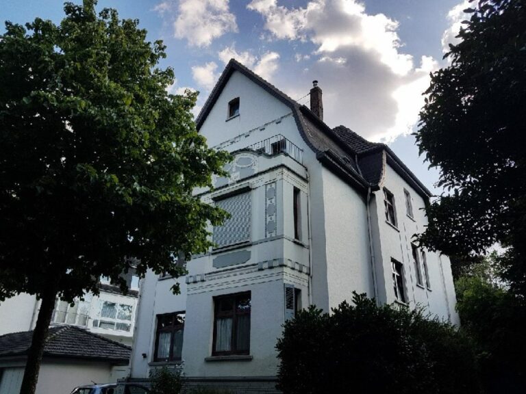 Zentrumsnahe 3,5 Zimmerwohnung in Gründerzeithaus direkt am Stadtgarten!