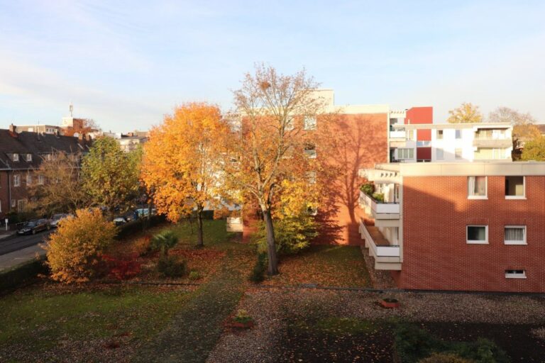 Neuss  2 bis 3-Zimmerwohnung direkt am Stadtgarten – gesucht wird ein ruhiger 1-2 Personenhaushalt