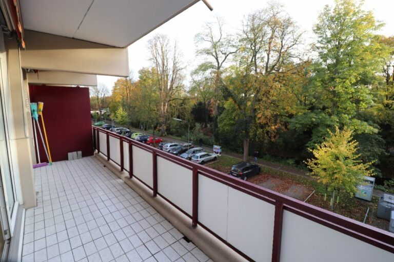 Neuss  2 bis 3-Zimmerwohnung direkt am Stadtgarten – gesucht wird ein ruhiger 1-2 Personenhaushalt