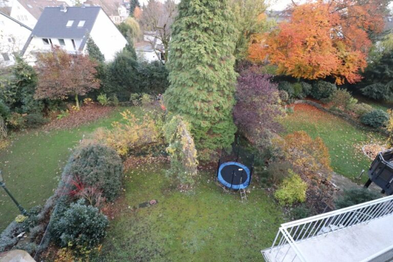 Neuss Dreikönigenviertel – TOP 4 Zimmer – Wohlfühlwohnung mit herrlichem Ausblick ins Grüne!