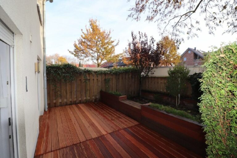 Neuss – moderne 3 Zimmerwohnung mit Balkon wenn gewünscht Gartenmitbenutzung!