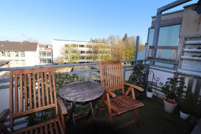 Helle, offene 2 Zimmerwohnung über den Dächern von Neuss!