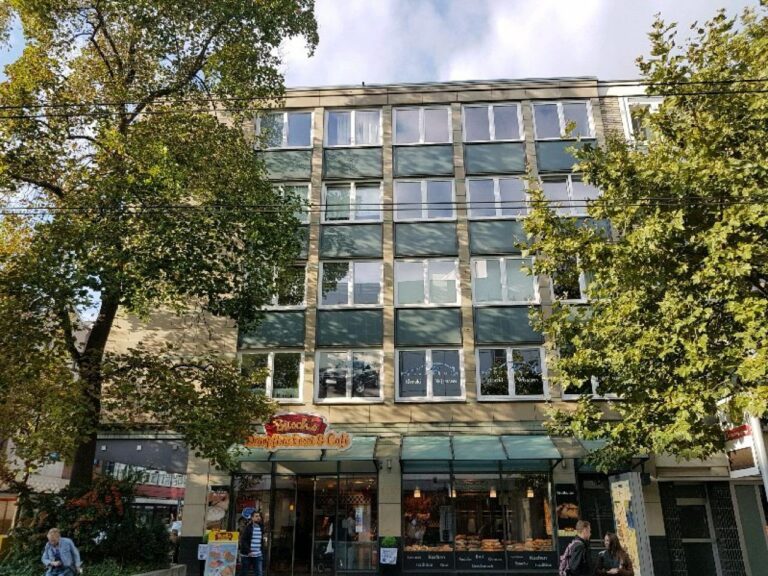Moderne,helle 3-Zimmer-Wohnung im Herzen von Neuss!!