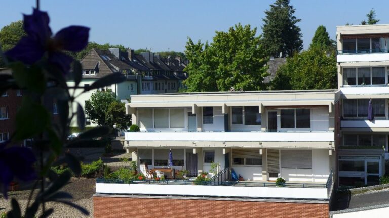 Reserviert bis 15.10.2020 Neuss-Mitte nähe Stadtgarten 2-3 Zimmerwohnung in guter Lage,