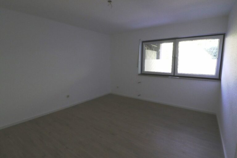 Neuss – Selikum 1Zimmer, Küche,Diele, Duschbad + WC für solide Einzelperson
