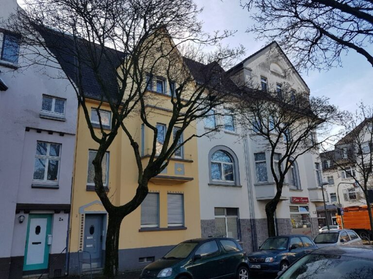 Lust auf extravaganten Altbau mit kleinem Garten? Keine 0-8-15 Wohnung!!!  Nur für 1 Person!