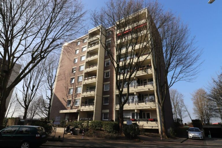 Eigentumswohnung 1 Zimmer Küche Balkon in Neuss Holzheim Erdgeschoß in gepflegtem Eigentümerhaus