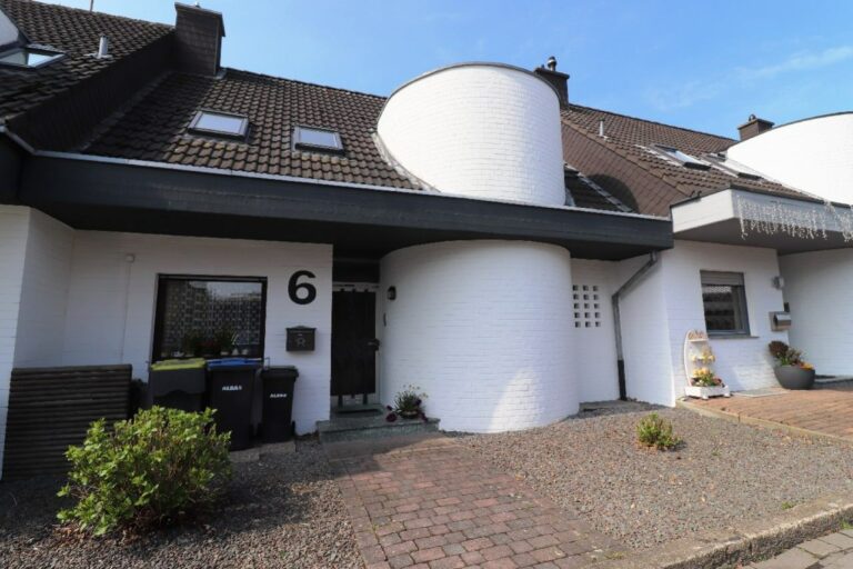 Einfamilienhaus in Grevenbroich- Kapellen mit Garage und Garten!