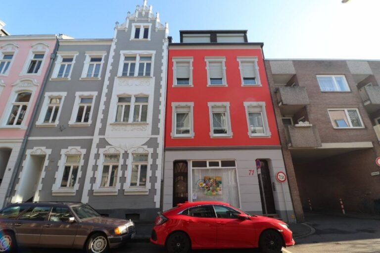 Zentral in Neuss – großzügige, helle Familien-Wohnung zwischen Innenstadt und Stadtgarten!