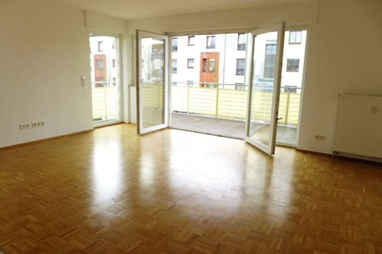 Neuss-Meertal! Moderne komfortable 3Zimmer-Wohnung mit offener Küche und Südbalkon!