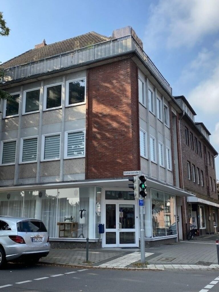 Neuss – geräumige, helle Wohnung für maximal 3 solvente Personen! Frei!