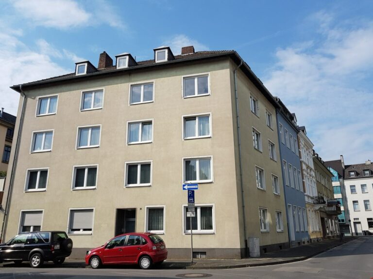 Bezahlbare 3 Zimmerwohnung, sehr zentral, fast am Stadtgarten! Frisch renoviert!