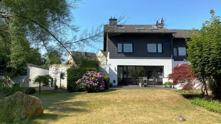 Kapellen – sehr gepflegtes Reihenendhaus mit großem Garten! Familienglück!