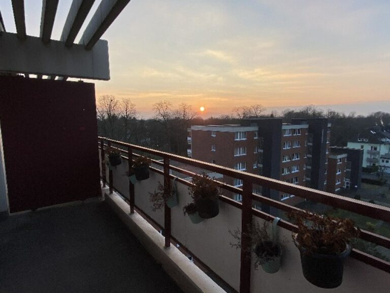 Neuss – nähe Stadtgarten, große 2 Zimmerwohnung, frisch renoviert, einzugsbereit!