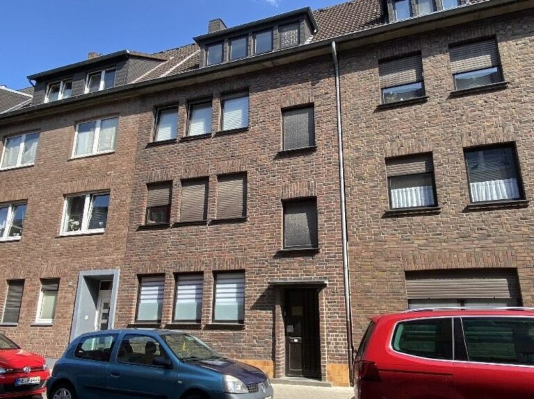 Neuss Annostr.- Gepflegte 2 Zimmer-Wohnung in Haus mit nur 4 Mietparteien!