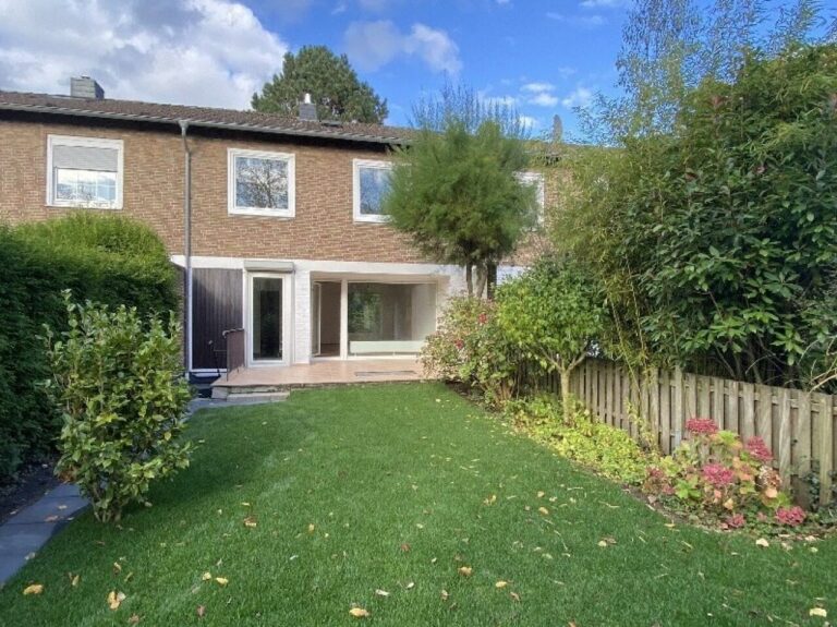 Neuss – Einfamilienhaus mit Garten An der Obererft, eine der schönsten Wohngegenden der Stadt!