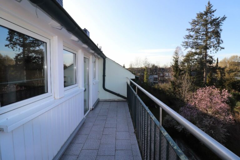 Neuss Stadtgarten – geräumige Maisonettewohnung für 1-2 Personen!