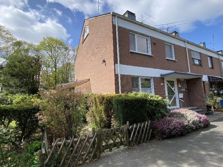 Neuss Reuschenberg -Reiheneckhaus mit schönem Garten! Provisionsfrei! PREISREDUZIERT