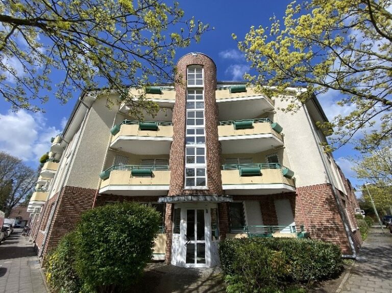 Neuss – Furth, moderne 3 Zimmer Wohnung mit 2 Balkonen und TG-Stellplatz! Provisionsfrei!